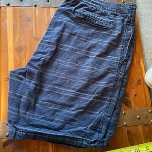 Old Navy Gray Striped Elastic Waist Shorts